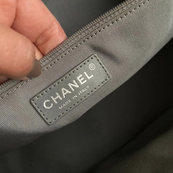 Chanel Cerf Executive Tote Bag - Picture 8 of 14